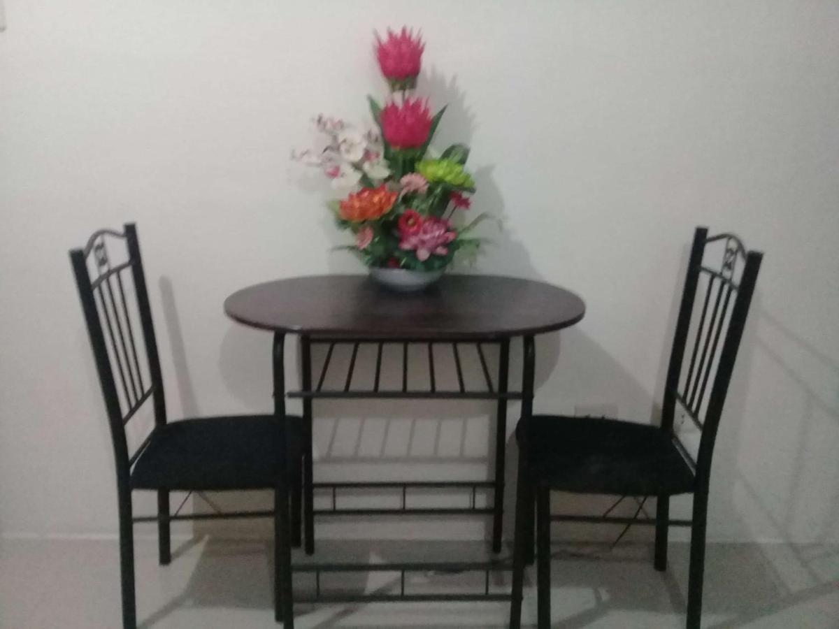 Emmanuel'S Service Apartment Near The Airport Manila Exterior photo