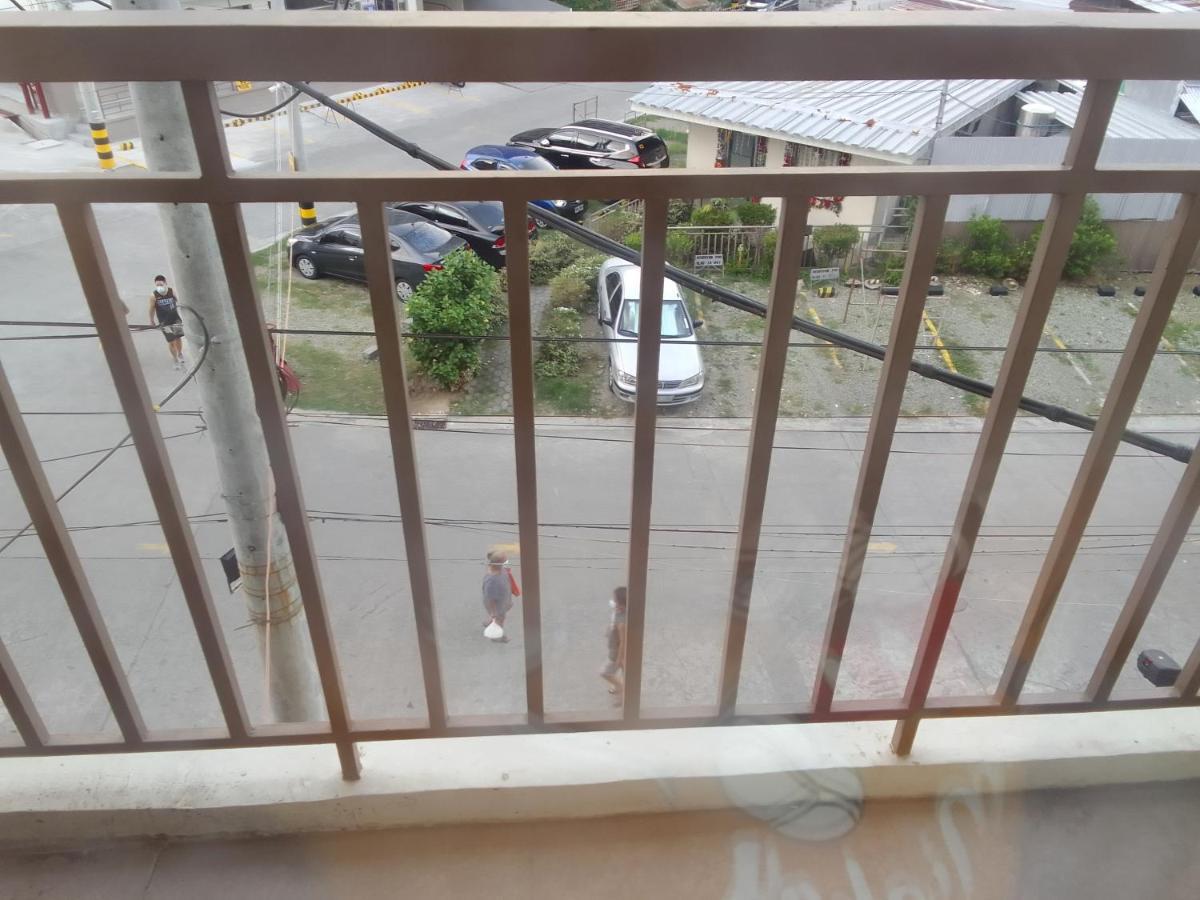 Emmanuel'S Service Apartment Near The Airport Manila Exterior photo